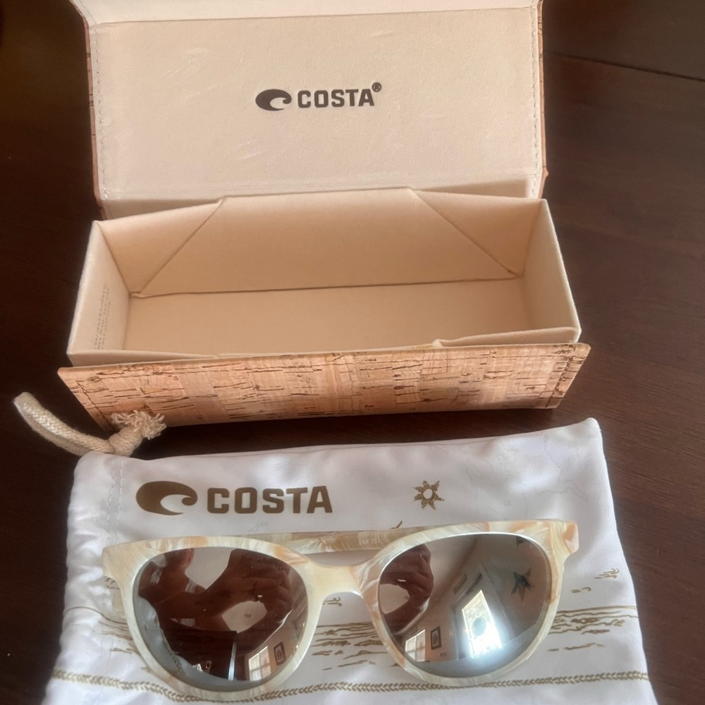 NEW! Costa Isla #261 with dust bag cork case